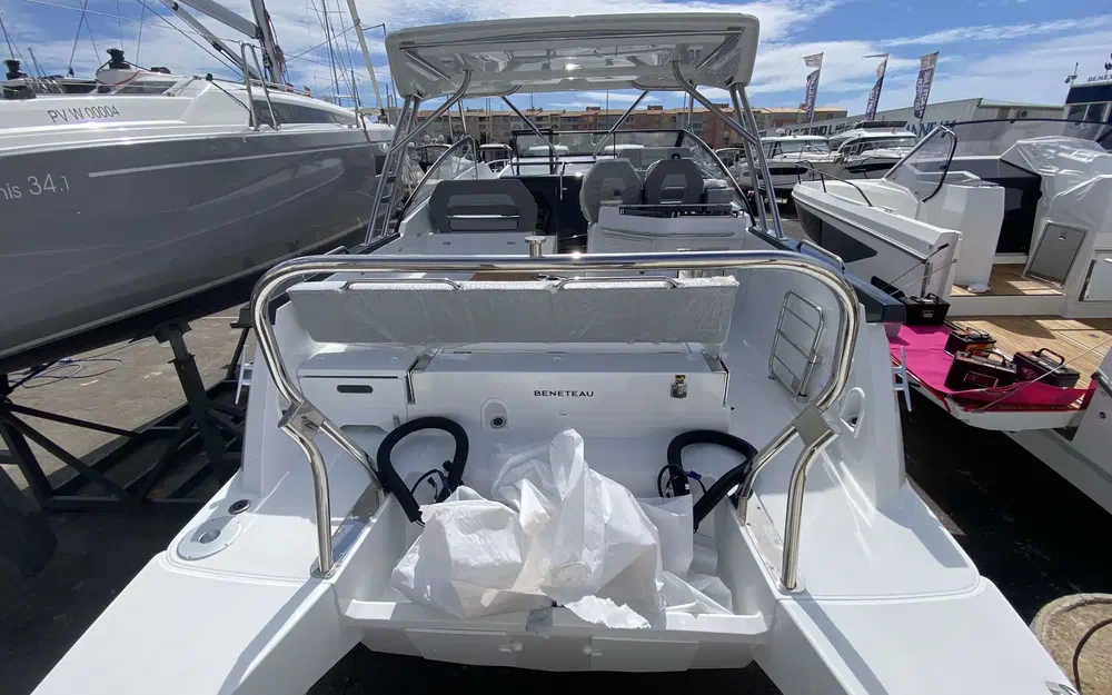slider 14 Beneteau Flyer 10