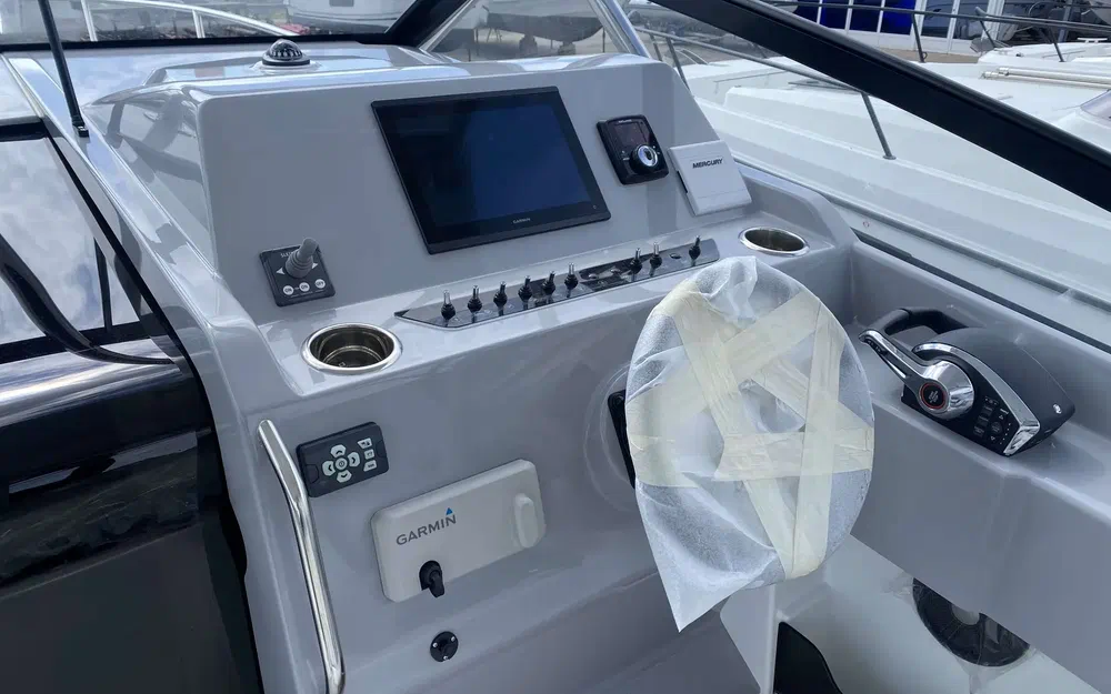 slider 7 Beneteau Flyer 10