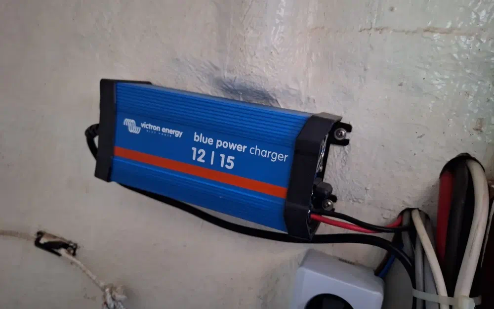 slider 12 Jeanneau Brin de folie