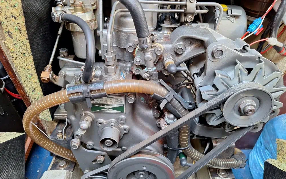 slider 13 Jeanneau Brin de folie