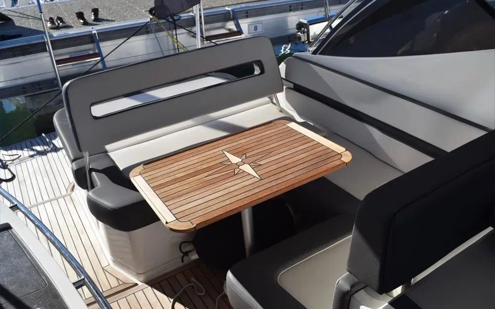 slider 9 Galeon 325