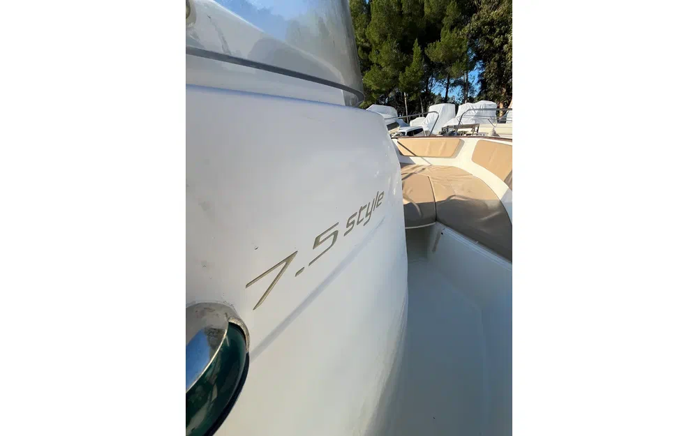 slider 15 Jeanneau Cap Camarat 7.5 CC