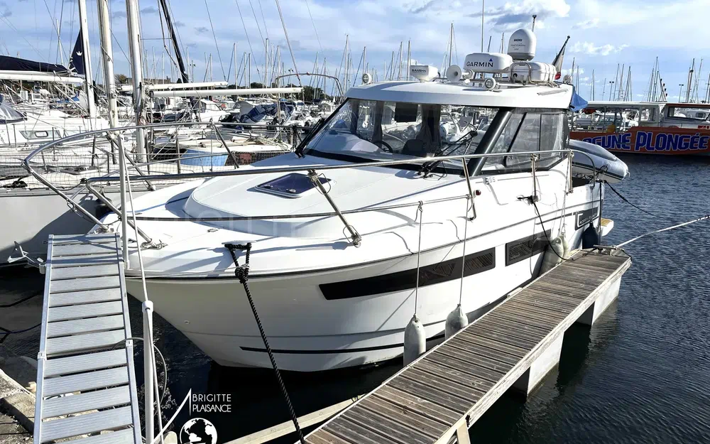 slider 0 Jeanneau Merry Fisher 855