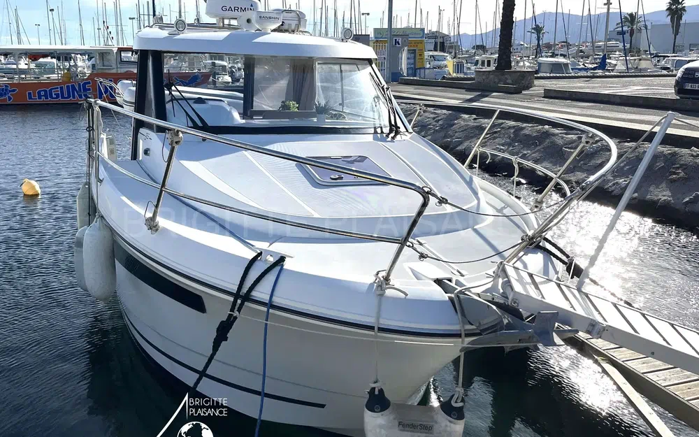 slider 2 Jeanneau Merry Fisher 855