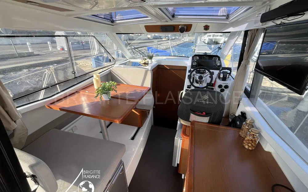 slider 5 Jeanneau Merry Fisher 855 Offshore