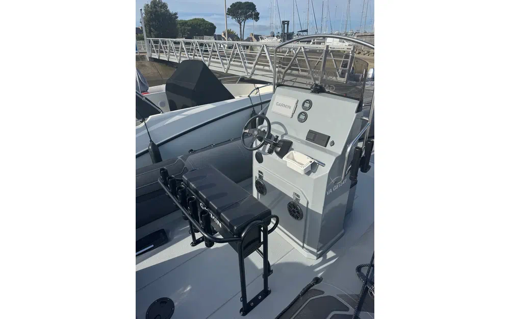 slider 3 Narwhal HD 670