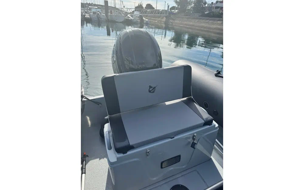 slider 5 Narwhal HD 670