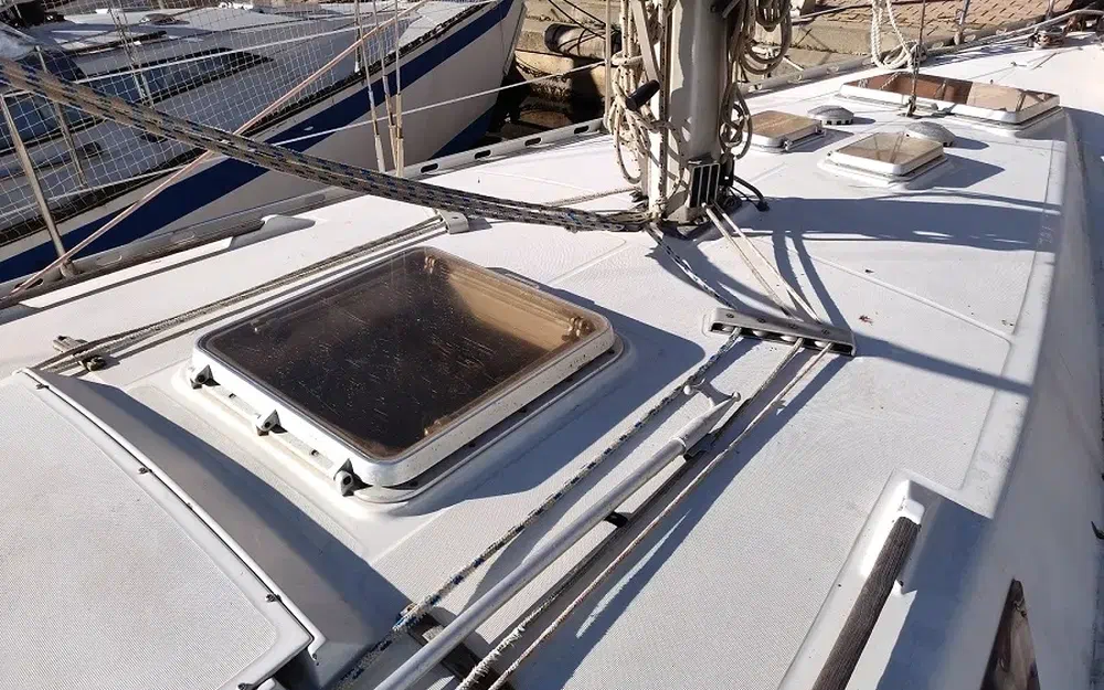 slider 11 Beneteau First 35