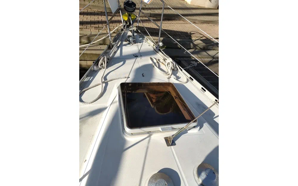 slider 8 Beneteau First 35