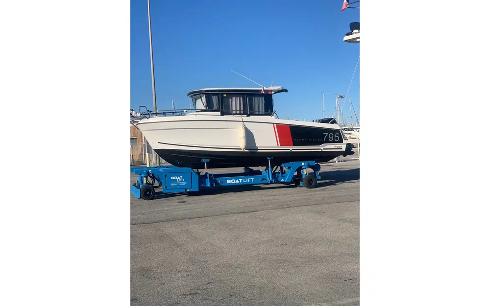 slider 5 Jeanneau Merry Fisher 795