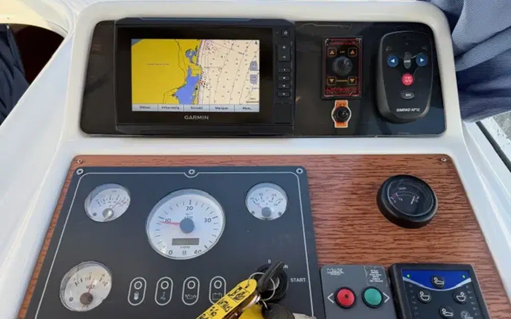 slider 9 Beneteau Antares 760