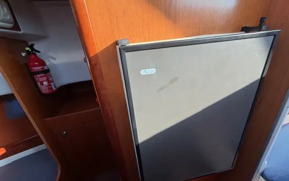 slider 10 Beneteau Antares 760