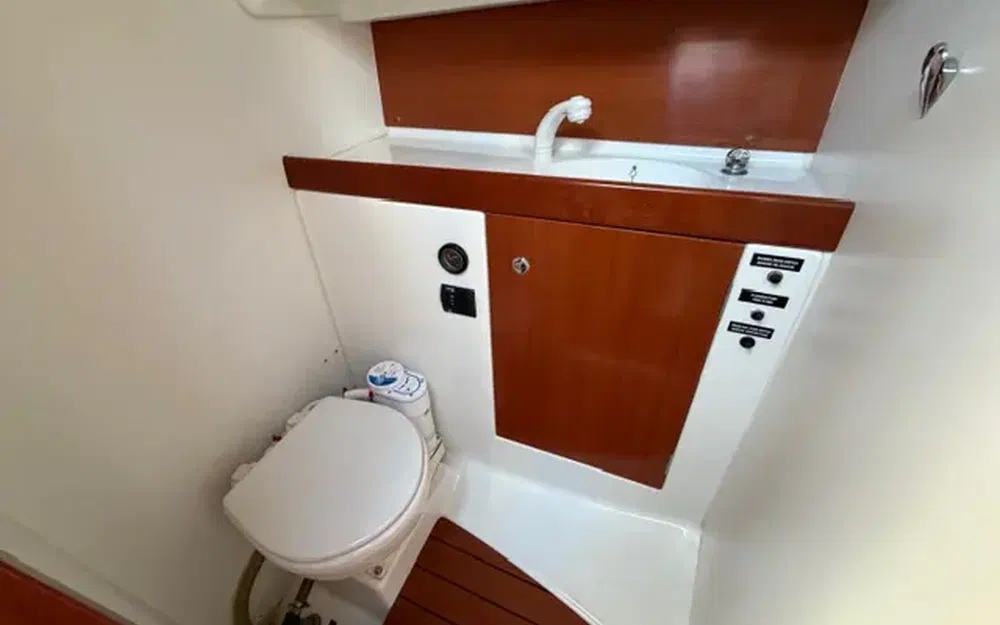 slider 11 Beneteau Antares 760