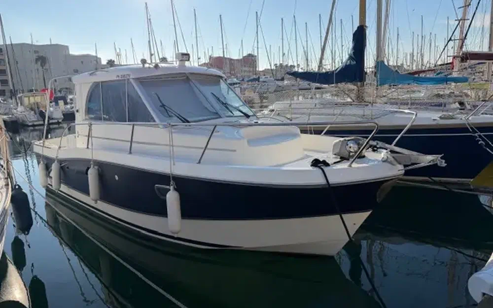 slider 1 Beneteau Antares 760