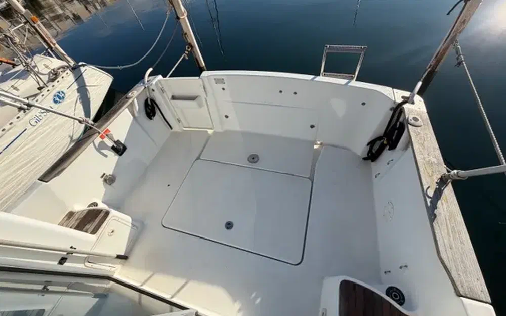 slider 3 Beneteau Antares 760
