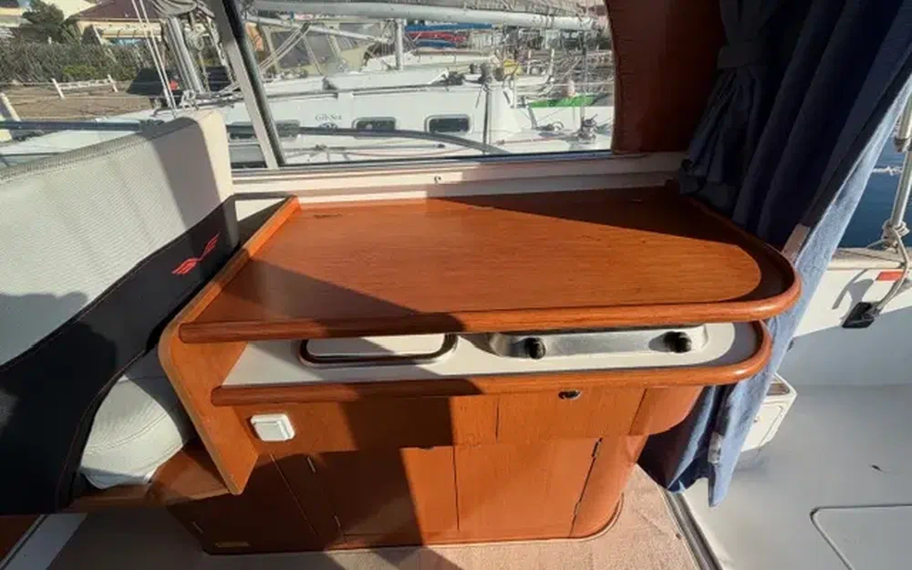 slider 6 Beneteau Antares 760