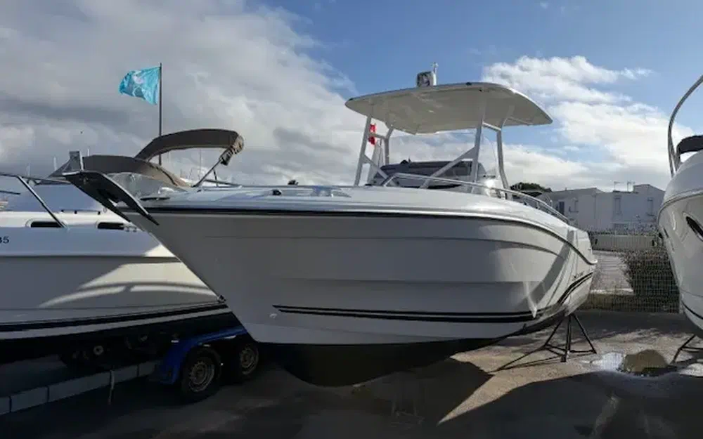 slider 0 Jeanneau Cap Camarat 7.5 CC