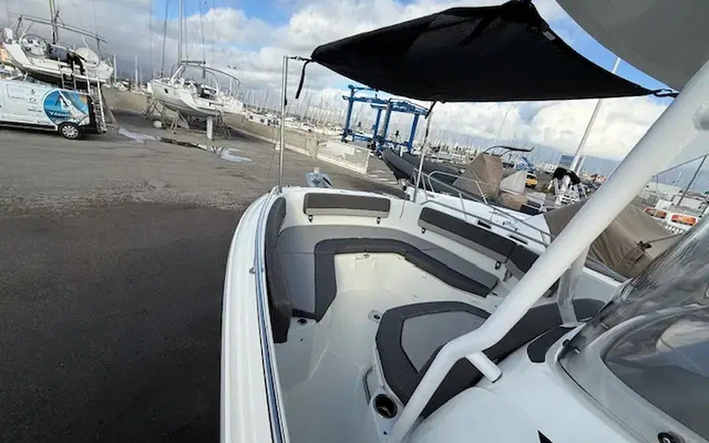 slider 7 Jeanneau Cap Camarat 7.5 CC