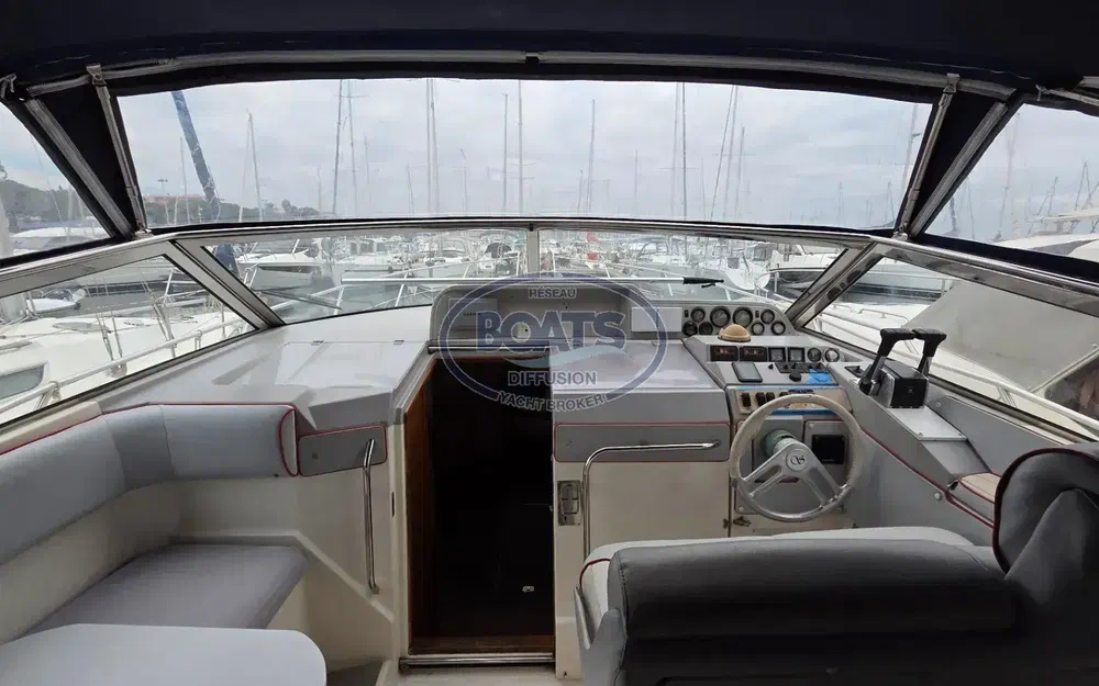 slider 9 Sealine 328 Sovereign