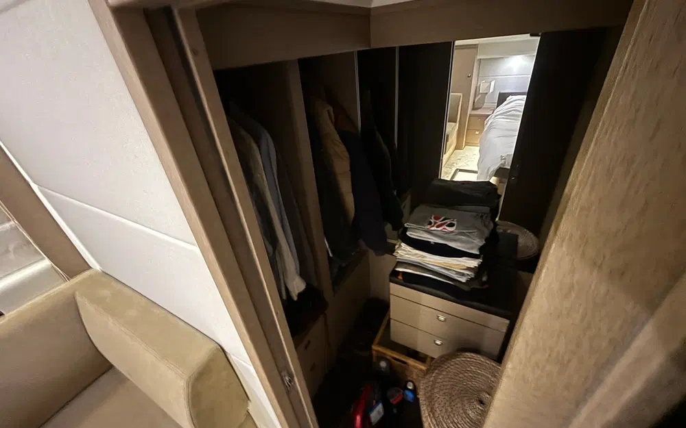 slider 11 Jeanneau Prestige 560