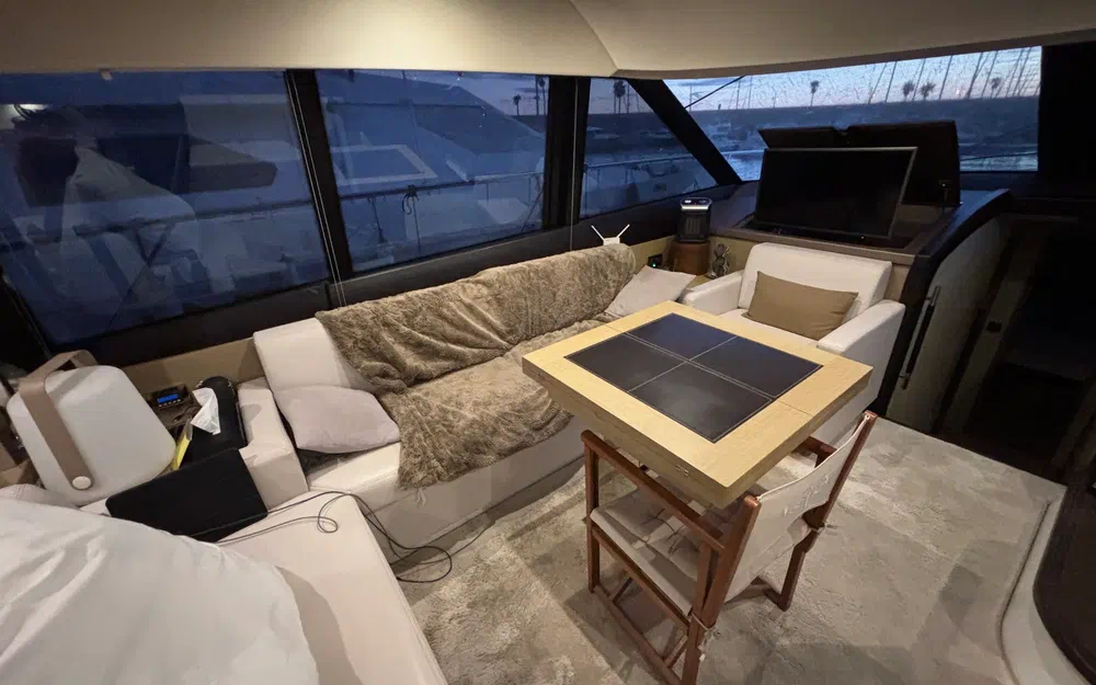 slider 14 Jeanneau Prestige 560