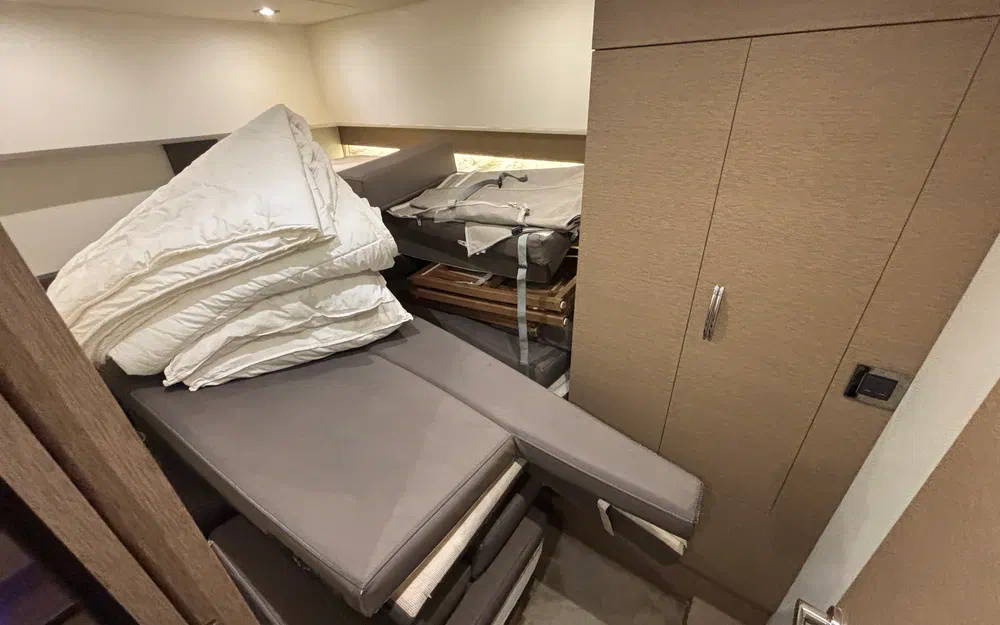 slider 22 Jeanneau Prestige 560