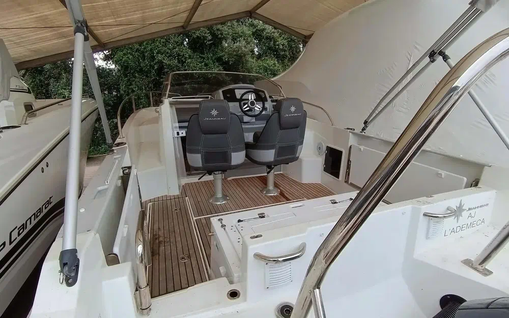 slider 0 Jeanneau Cap Camarat 7.5 WA