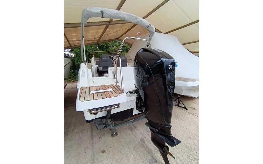 slider 1 Jeanneau Cap Camarat 7.5 WA