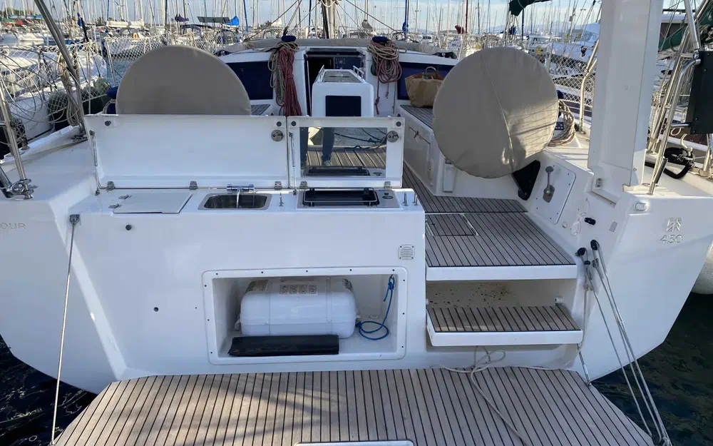 slider 1 Dufour 430 Grand Large