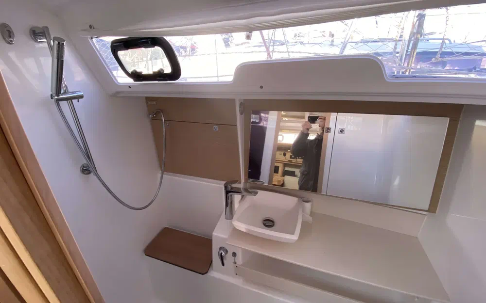 slider 6 Dufour 430 Grand Large