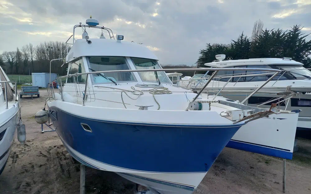 slider 1 Beneteau Antares Serie 9 Limited