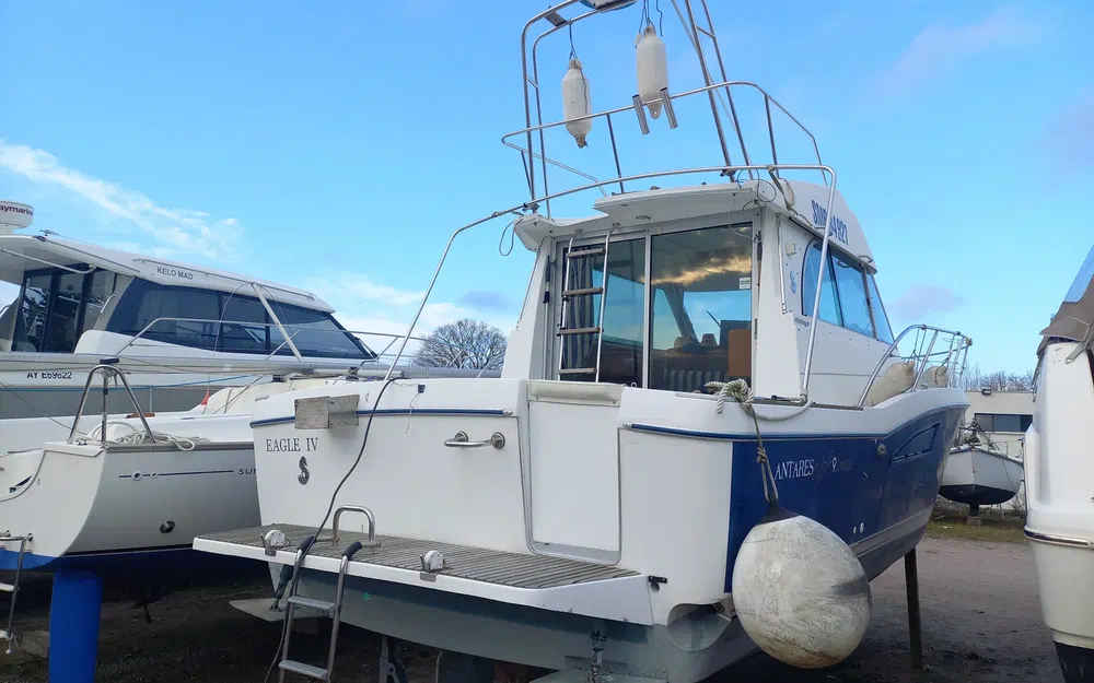 slider 2 Beneteau Antares Serie 9 Limited