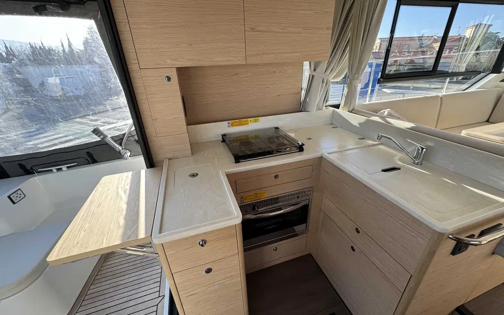 slider 12 Beneteau Swift Trawler 41 Fly