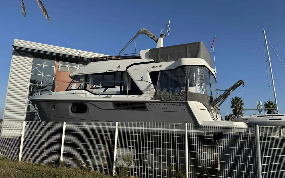 slider 5 Beneteau Swift Trawler 41 Fly