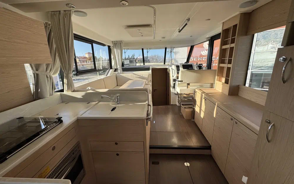 slider 8 Beneteau Swift Trawler 41 Fly