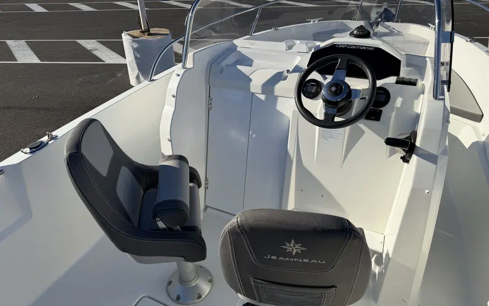 slider 12 Jeanneau Cap Camarat 5.5 CC
