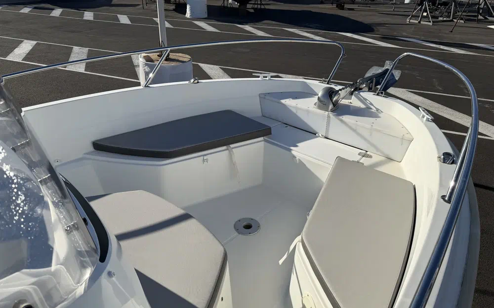 slider 8 Jeanneau Cap Camarat 5.5 CC