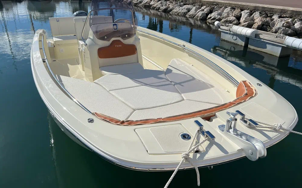 slider 16 Invictus 190 FX