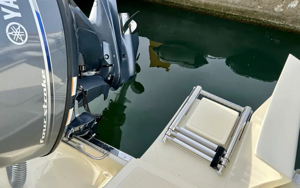 slider 22 Invictus 190 FX