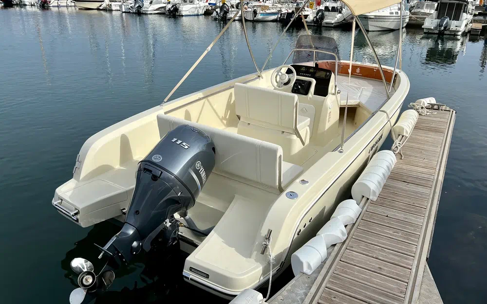 slider 23 Invictus 190 FX