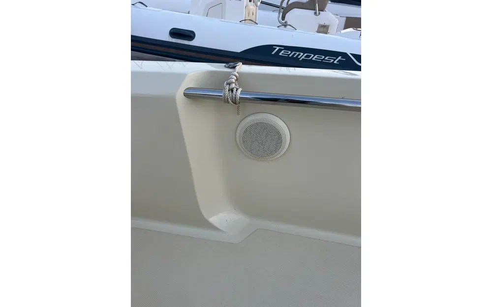 slider 29 Invictus 190 FX