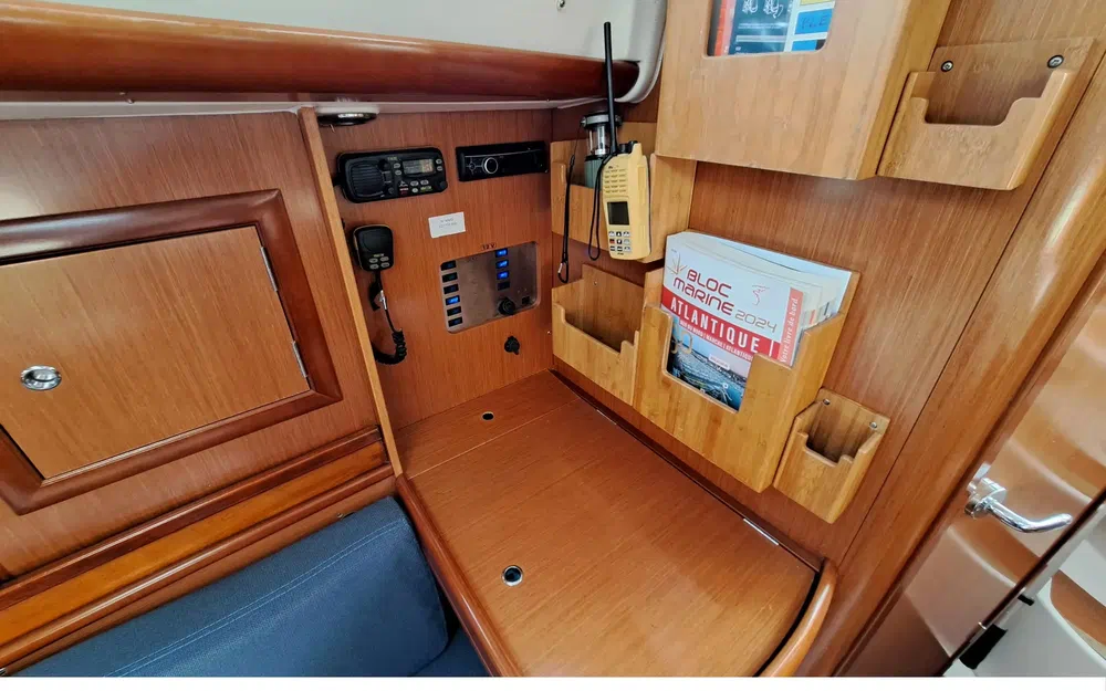 slider 19 Beneteau Oceanis 323 Clipper