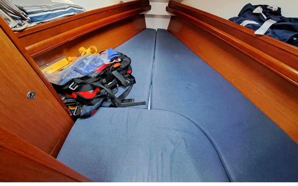 slider 22 Beneteau Oceanis 323 Clipper