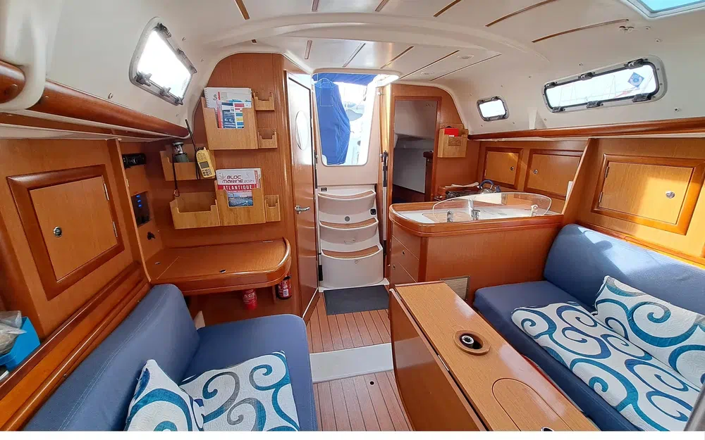 slider 23 Beneteau Oceanis 323 Clipper