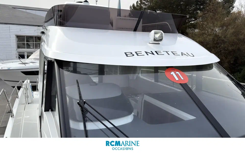 slider 13 Beneteau Antares 12