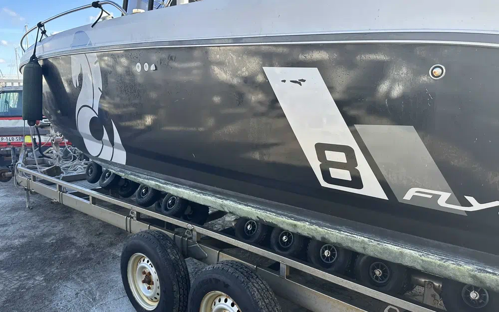 slider 3 Beneteau Flyer 8