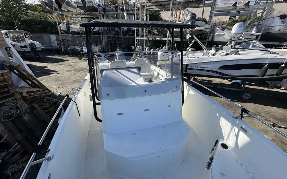 slider 7 Beneteau Flyer 8