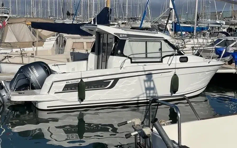 slider 0 Jeanneau Merry Fisher 695