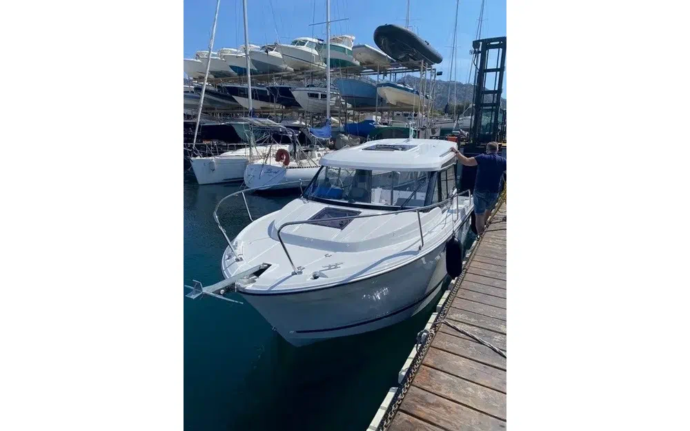 slider 3 Jeanneau Merry Fisher 695