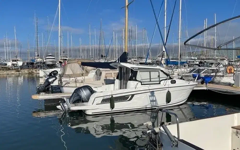 slider 4 Jeanneau Merry Fisher 695